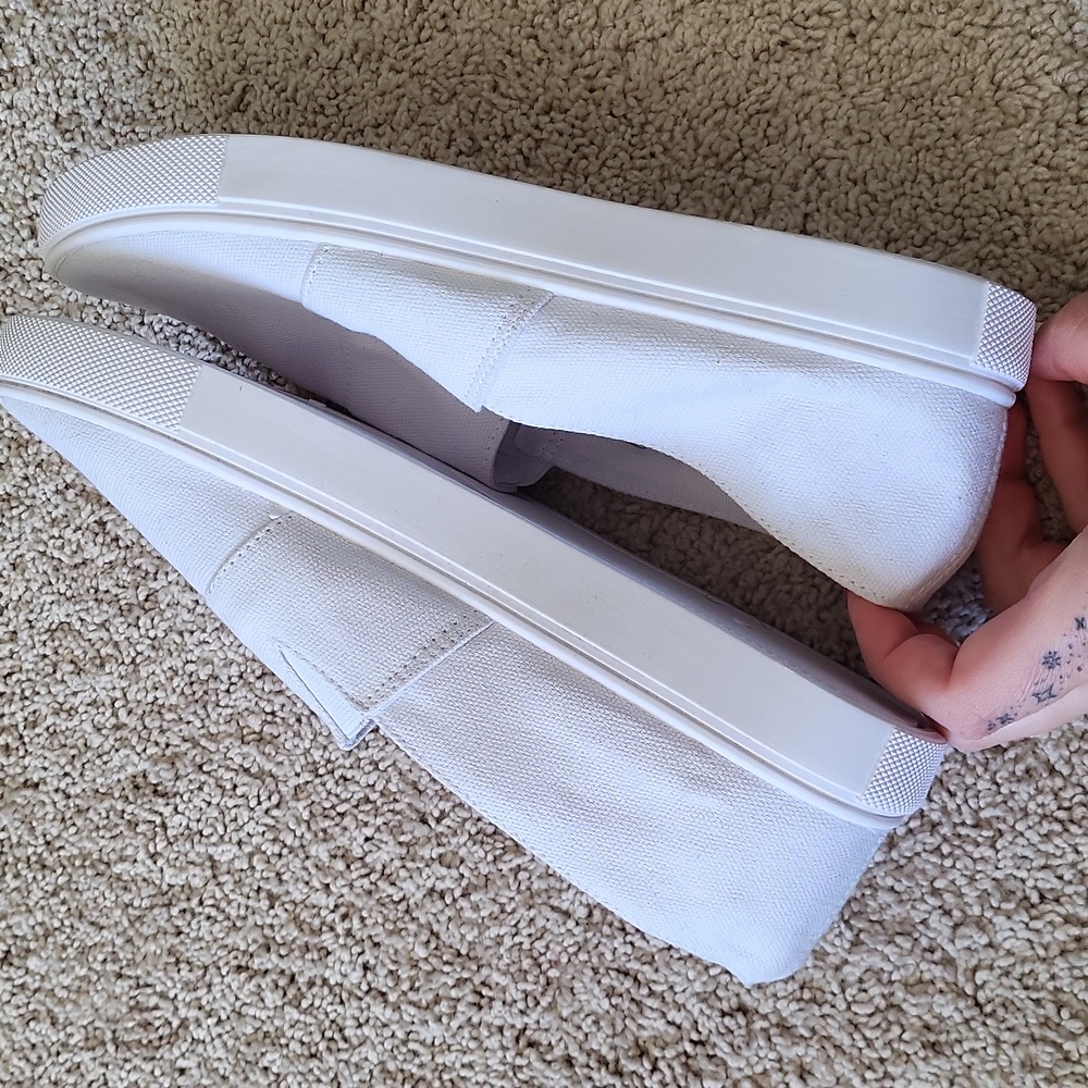 White canvas shoes - brand new - Picture 4 of 8